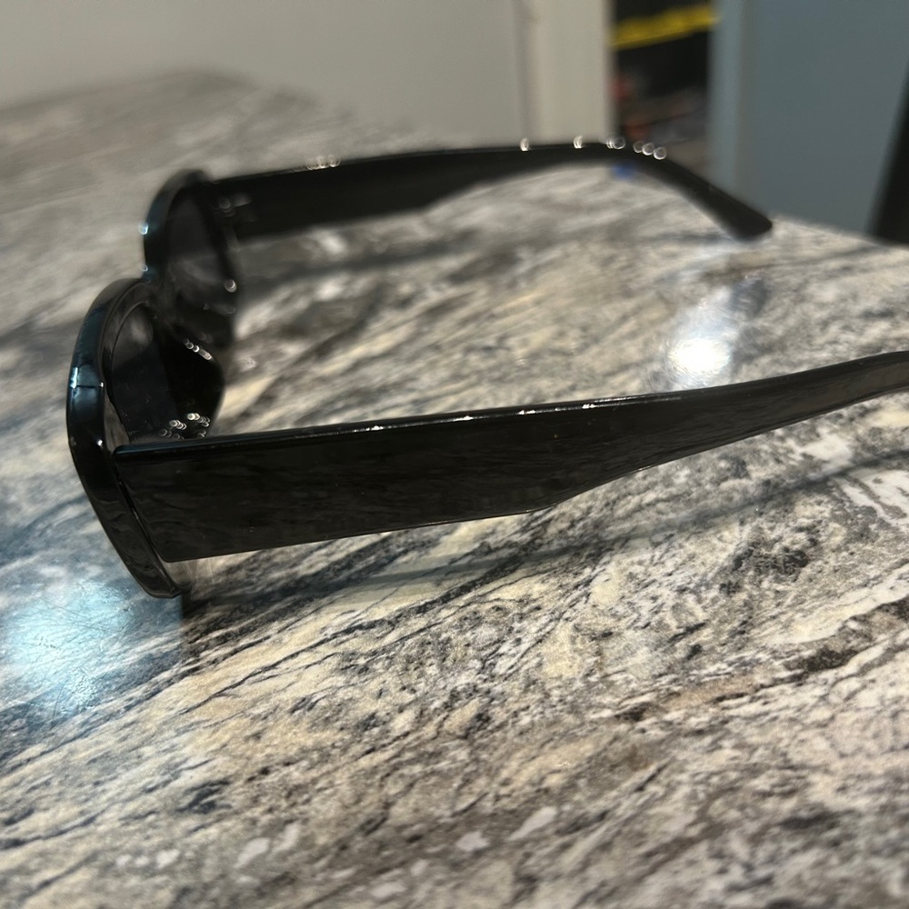 Black Rectangular Sunglasses With Dark Tinted Len… - image 4